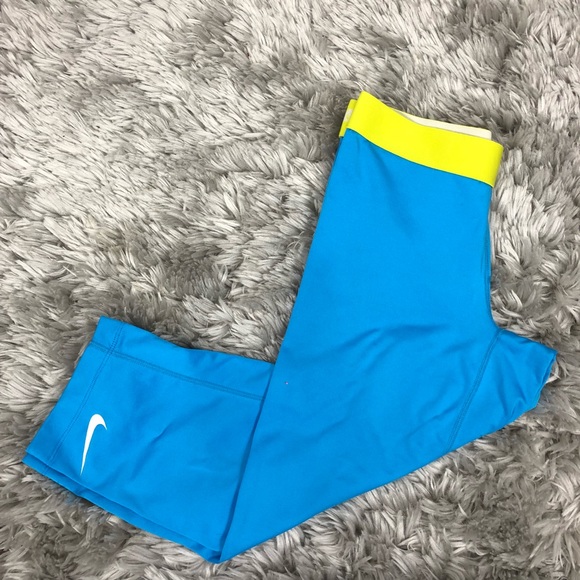 Nike Pro Capris - Picture 1 of 8
